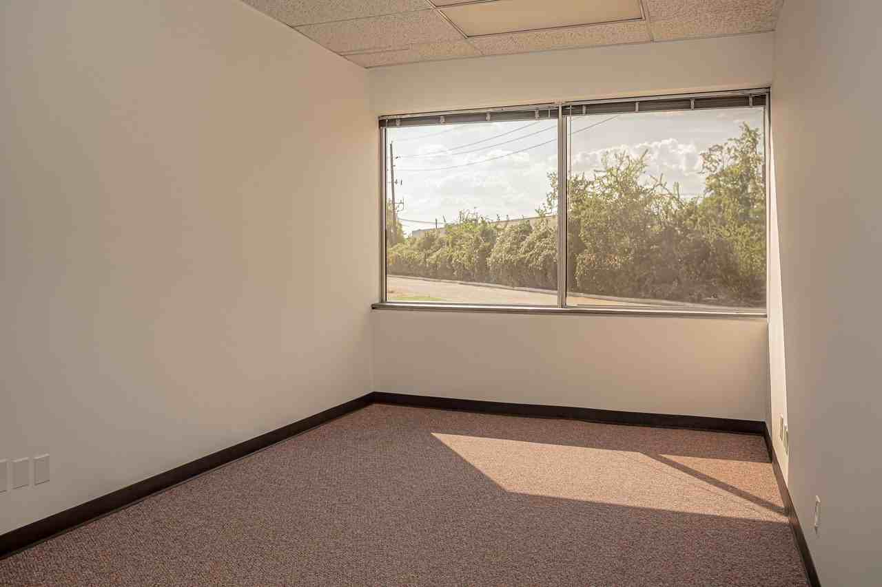 15603 Kuykendahl Road - Photo 7 of 10