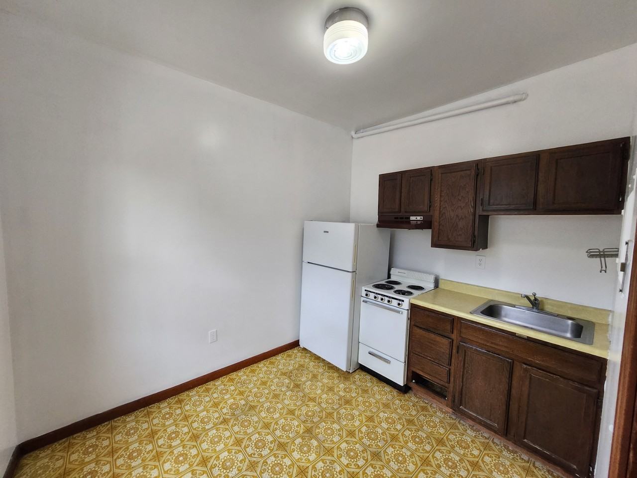 163 King George Street #3 - Photo 4 of 6