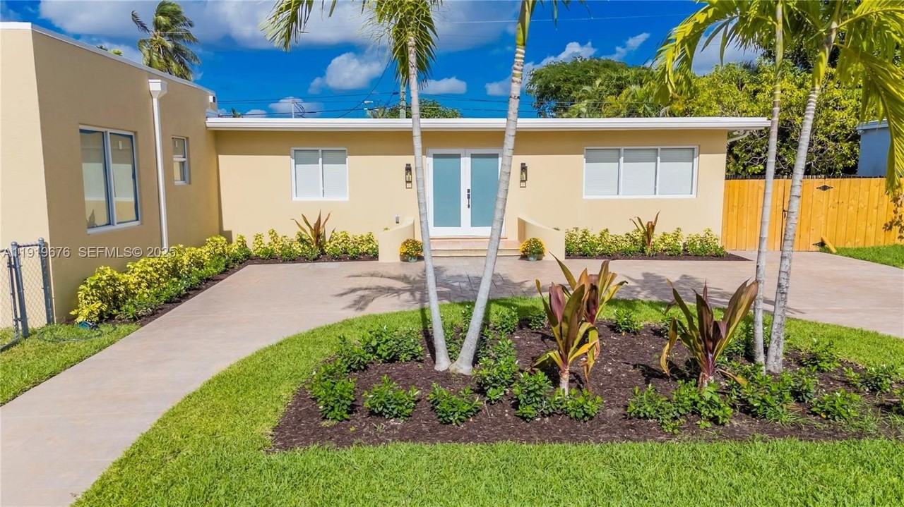 6499 Sw 39th St #1 - Photo 3 of 37