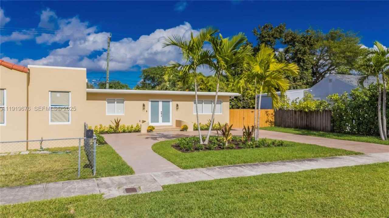 6499 Sw 39th St #1 - Photo 4 of 37