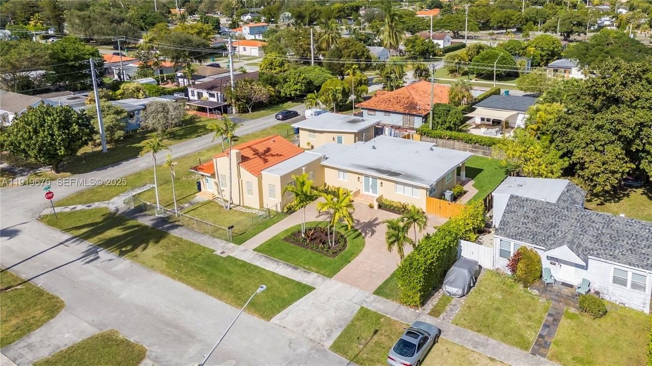 6499 Sw 39th St #1 - Photo 7 of 37