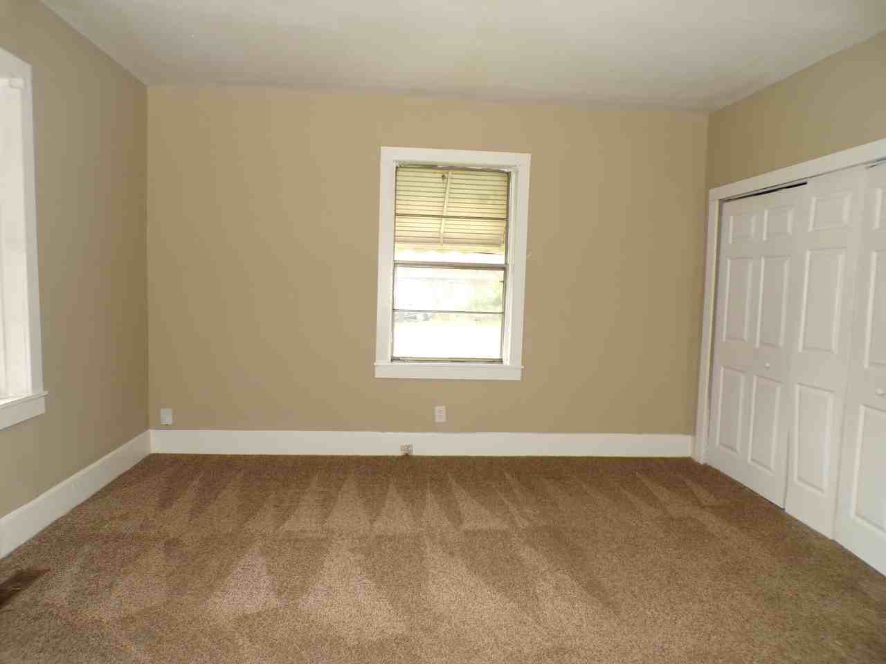 900 Center Street North #1 - Photo 3 of 10