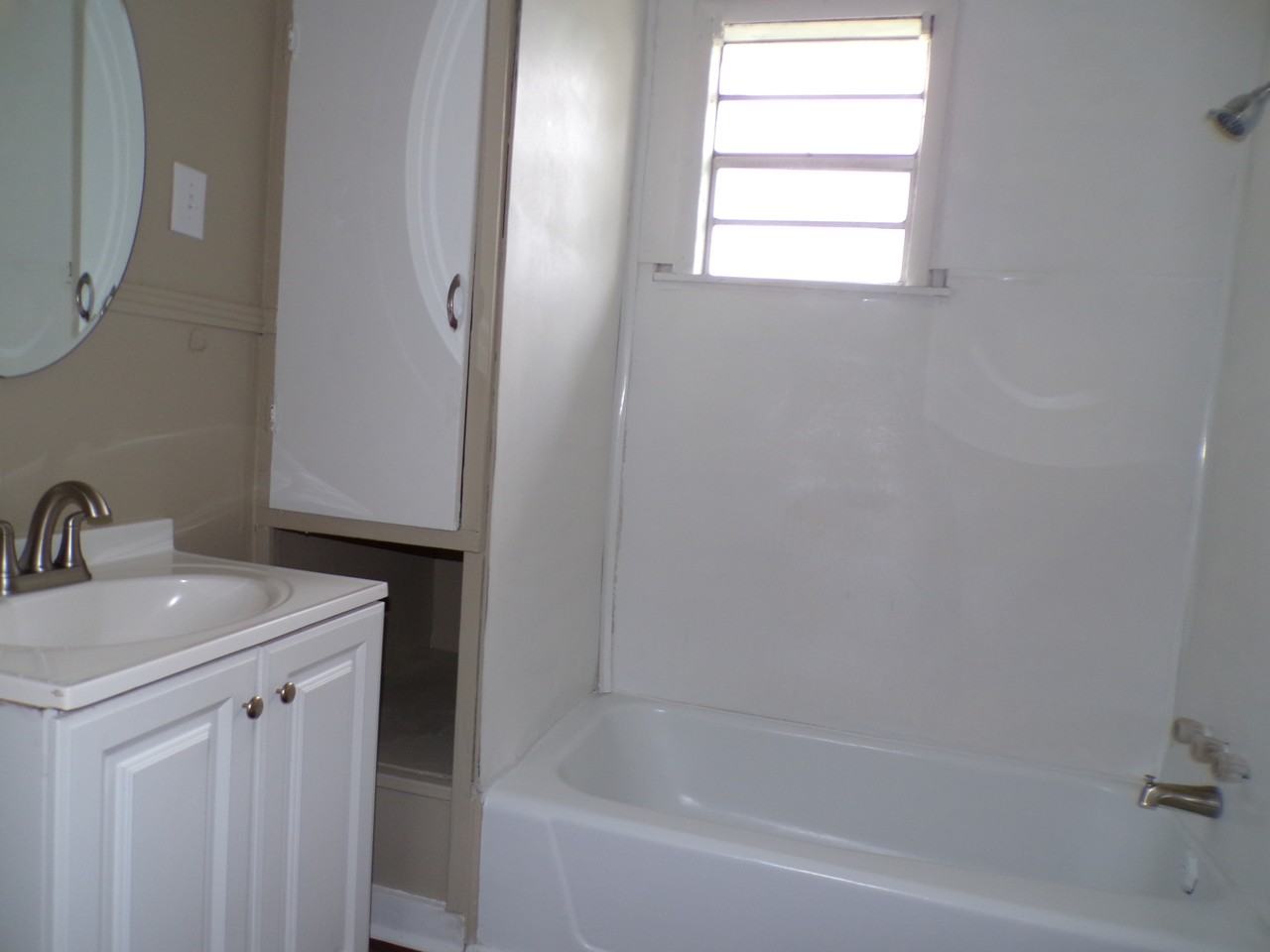 900 Center Street North #1 - Photo 5 of 10