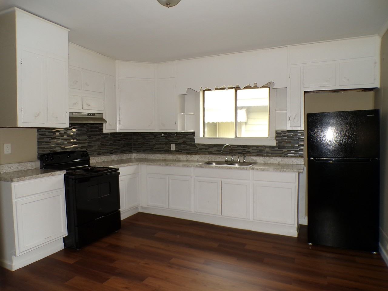 900 Center Street North #1 - Photo 6 of 10