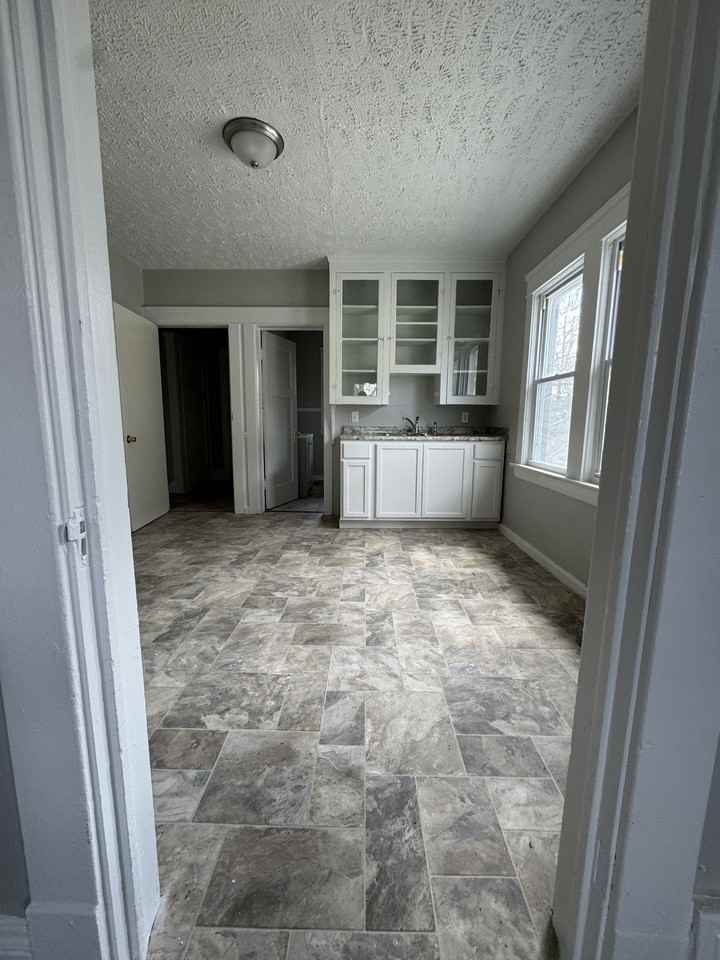 2927 East 126th Street #2 - Photo 4 of 6