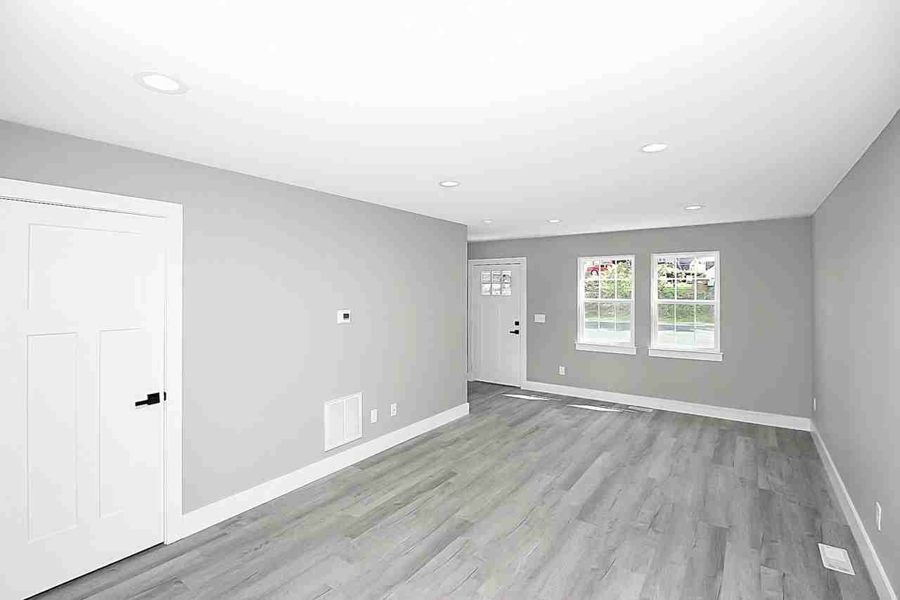 427 N Flint St #427 - Photo 3 of 18