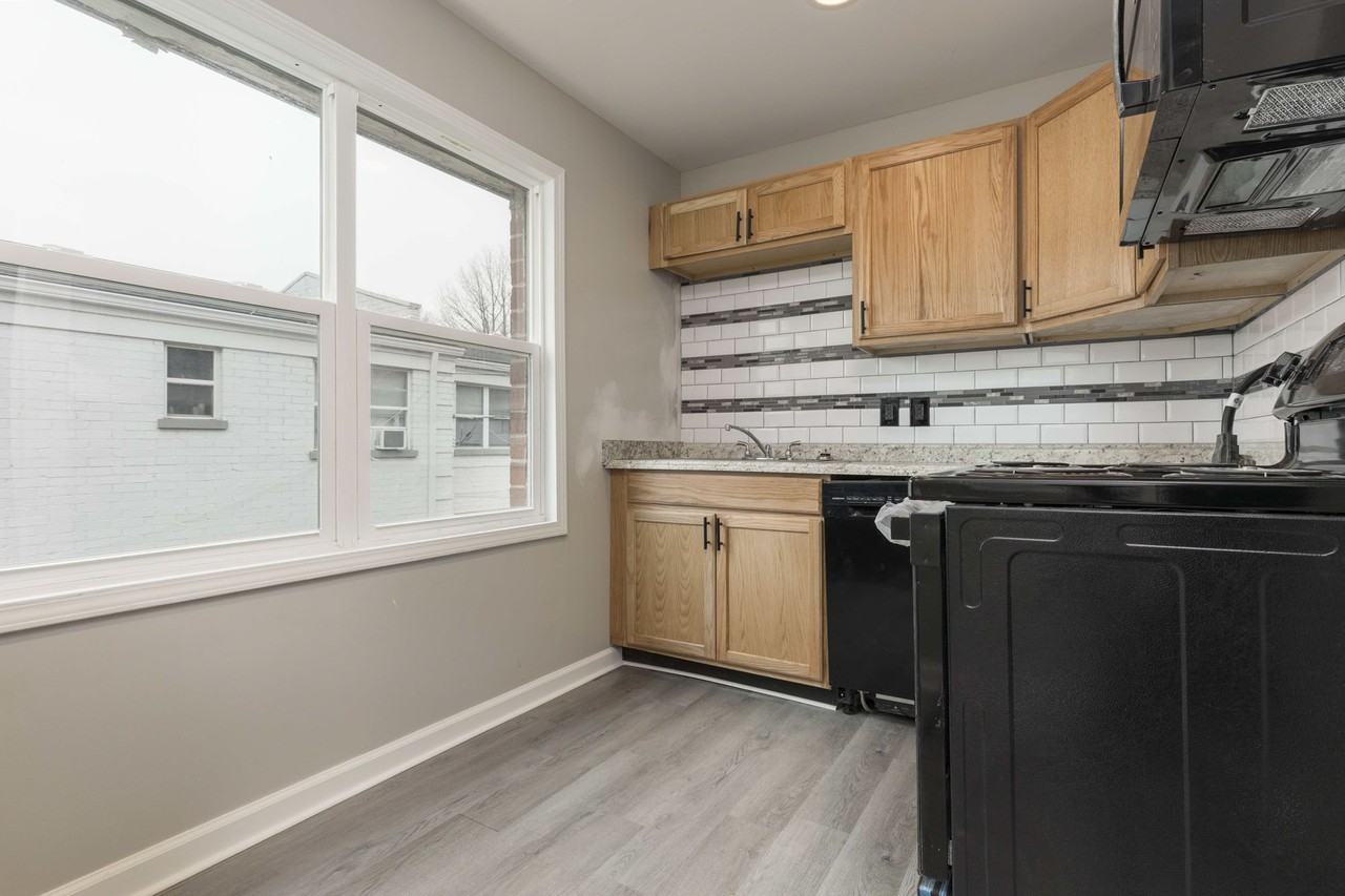 1413 Nightingale Rd #4A - Photo 2 of 25