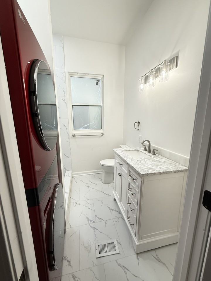 1018 S Carrollton Ave #D - Photo 2 of 6