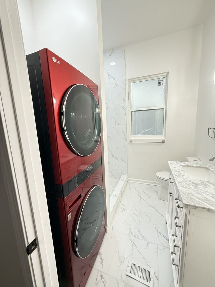 1018 S Carrollton Ave #D - Photo 3 of 6