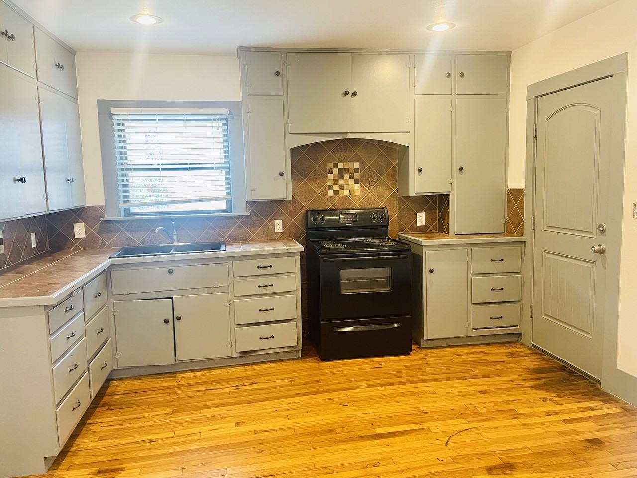 2314 16th Street #1 - Photo 6 of 10