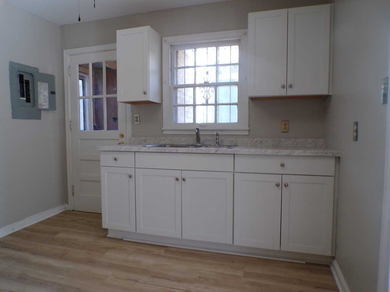 1216 17th St Sw #1 - Photo 3 of 9