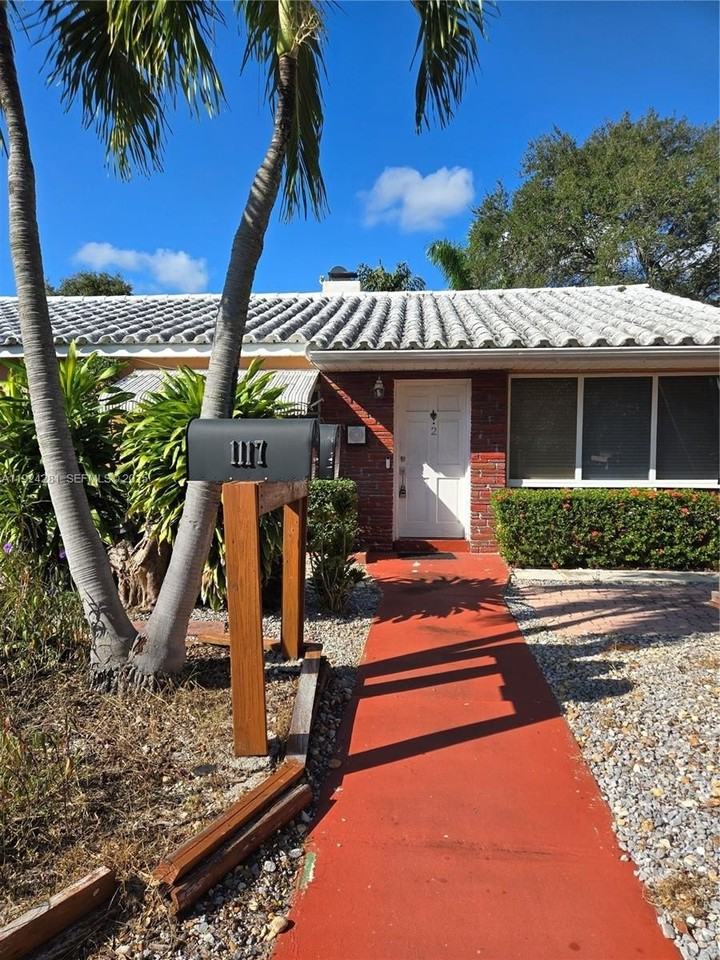 1117 Ne 17th Way #1-3