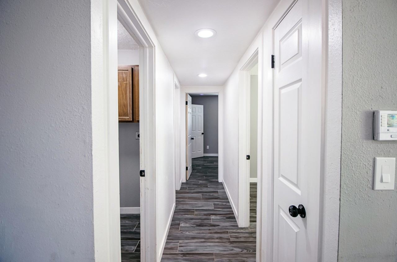 1306 Wyoming Avenue #4 - Photo 6 of 11