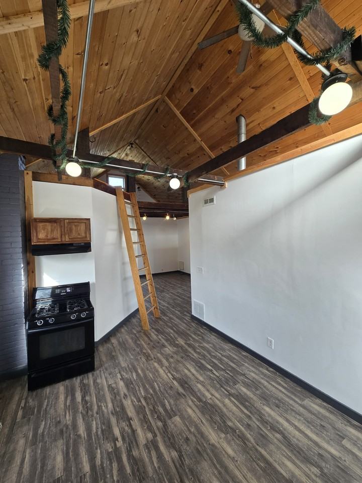 127 West Washington Avenue #A - Photo 5 of 22