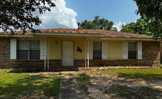 featured image of 940 Pebblebrook Drive #1