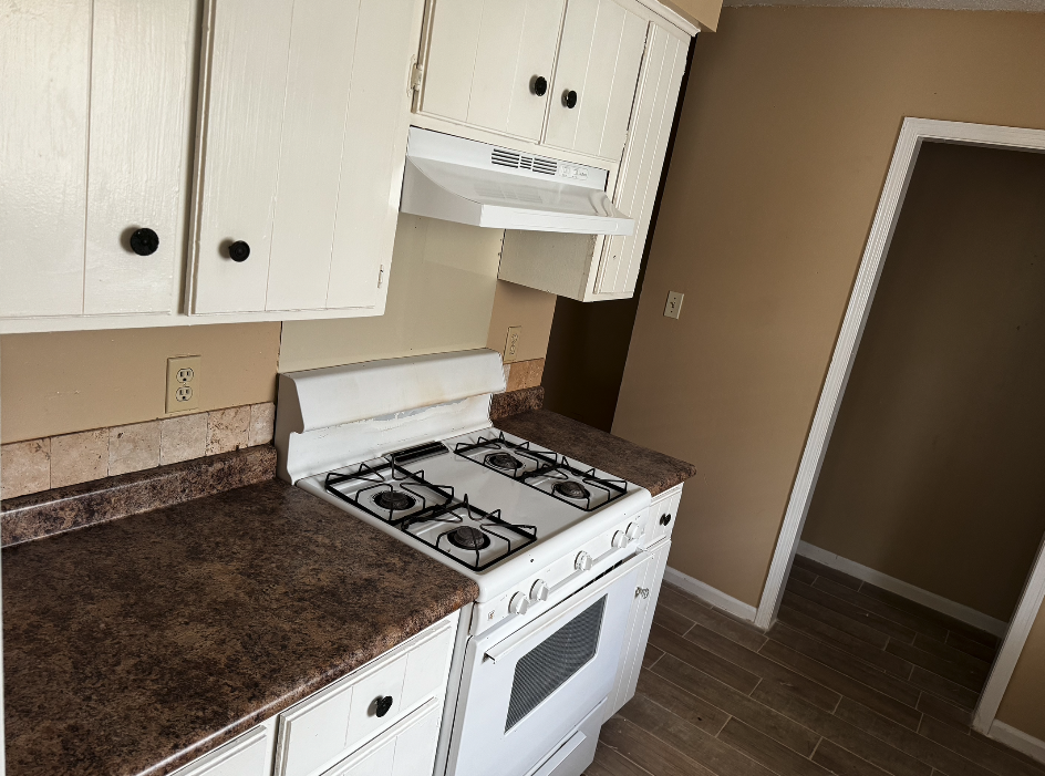 940 Pebblebrook Drive #1 - Photo 3 of 10