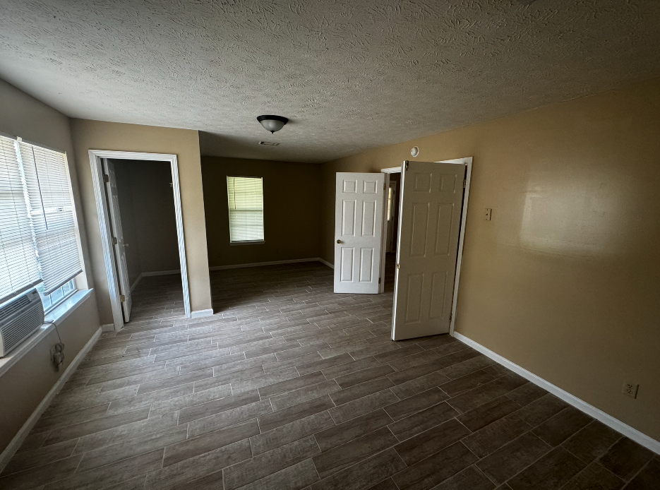 940 Pebblebrook Drive #1 - Photo 4 of 10