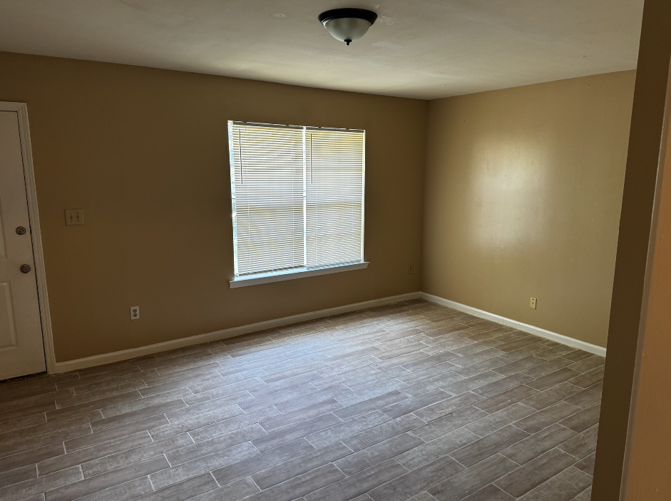 940 Pebblebrook Drive #1 - Photo 5 of 10