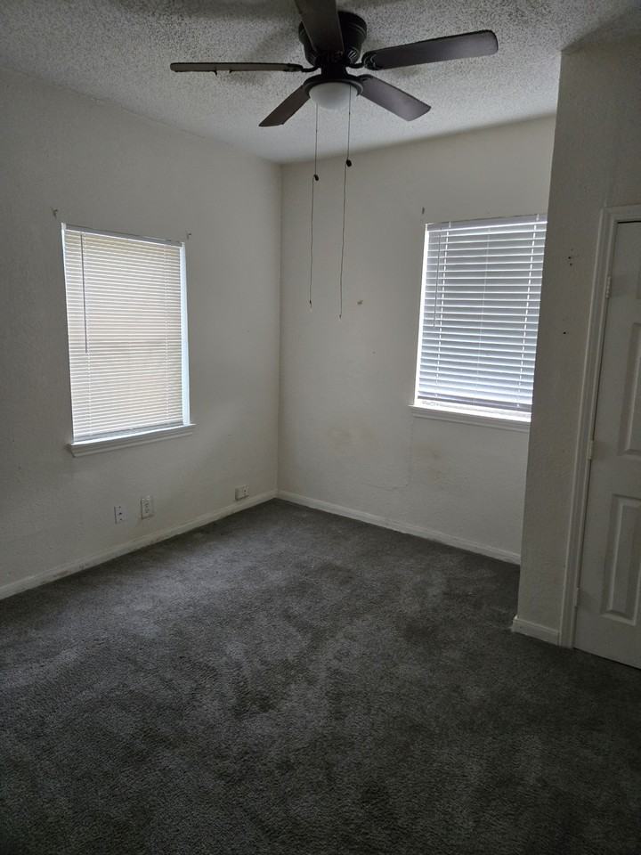 Parkway Ave #103 - Photo 4 of 14