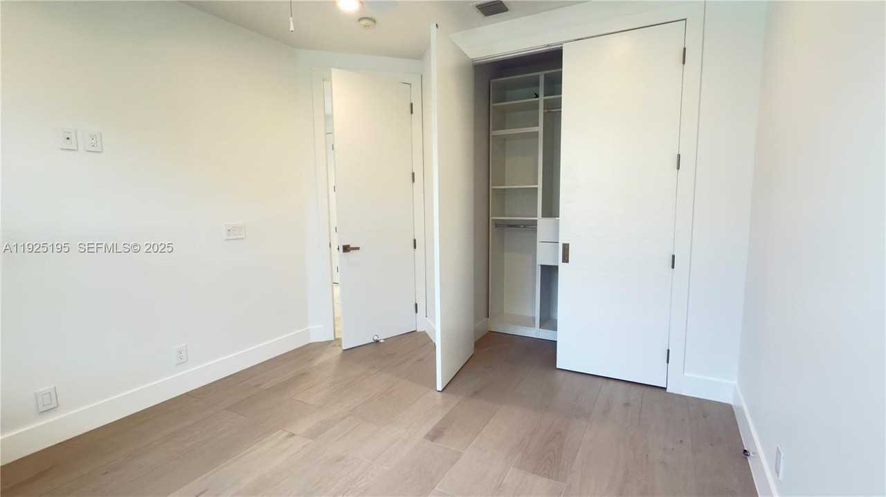 3763 Oak Ridge Cir - Photo 5 of 33