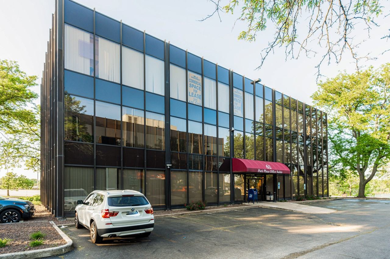 62 Orland Square Drive - Photo 3 of 11