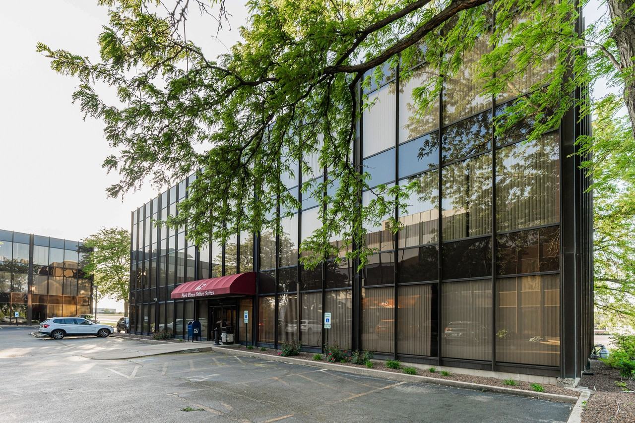 62 Orland Square Drive - Photo 5 of 11