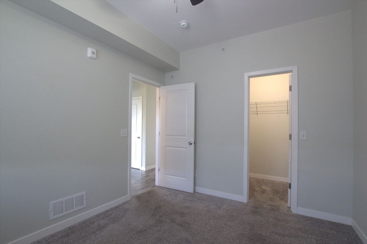 1601 Kimbark StreetUnit 104 #104 - Photo 7 of 11