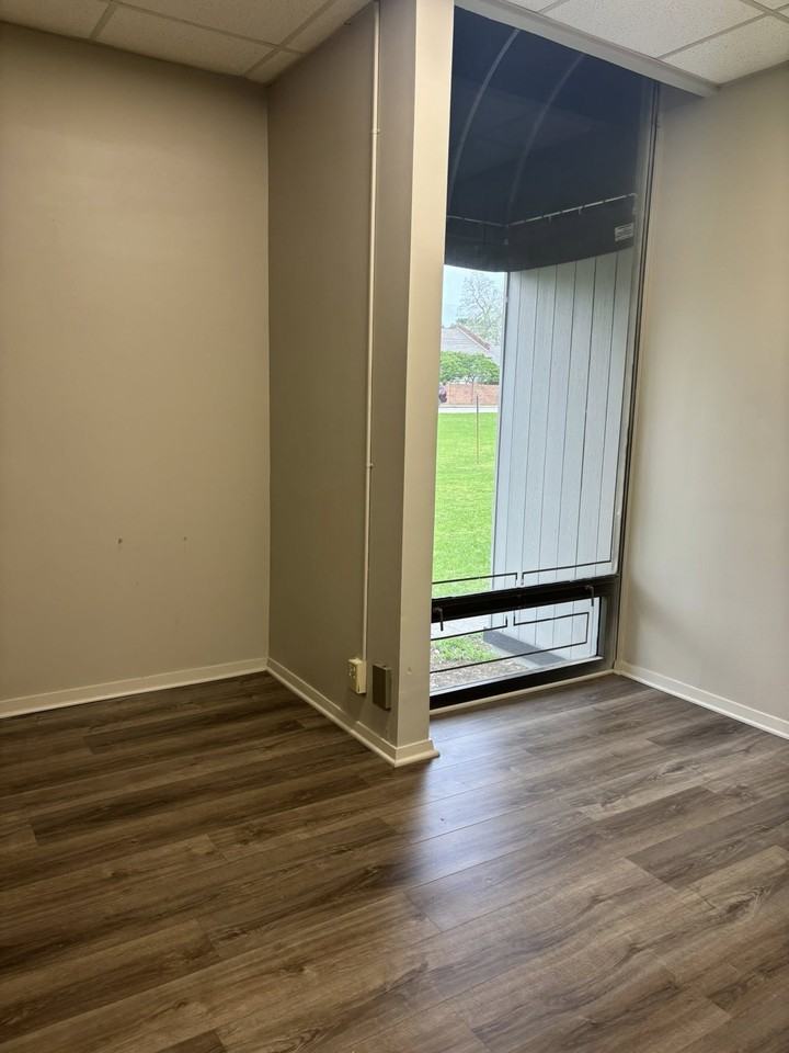 1105 S College Rd #D - Photo 7 of 8