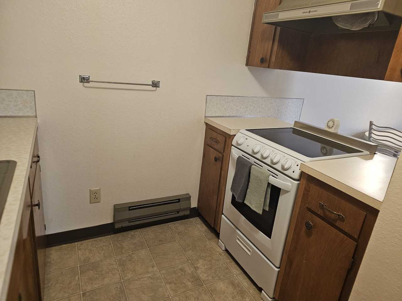 419 Sw Paiute St #A - Photo 5 of 6