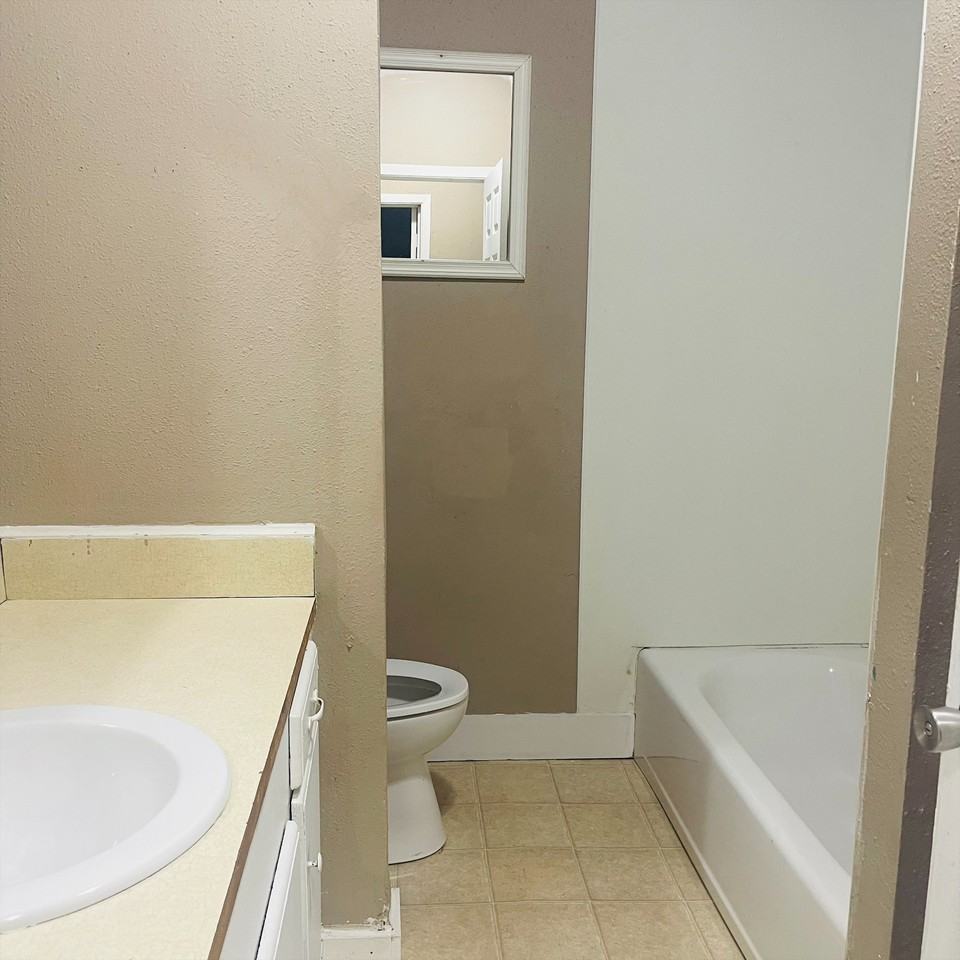 4030 Howard St - Photo 6 of 7