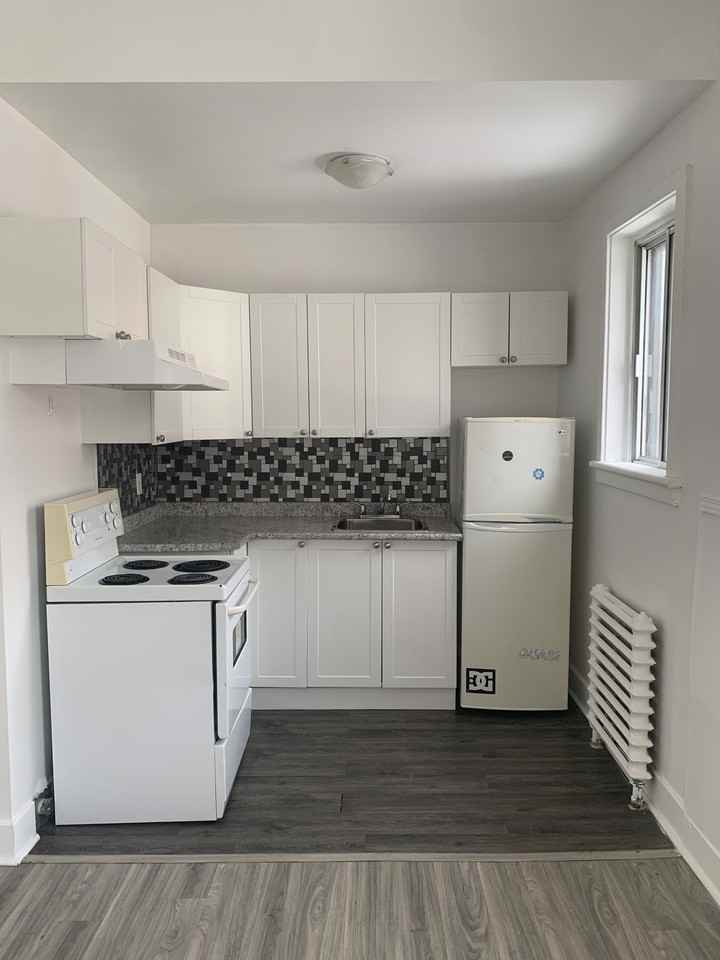 301 Wilbrod Street - #3 - Photo 3 of 10