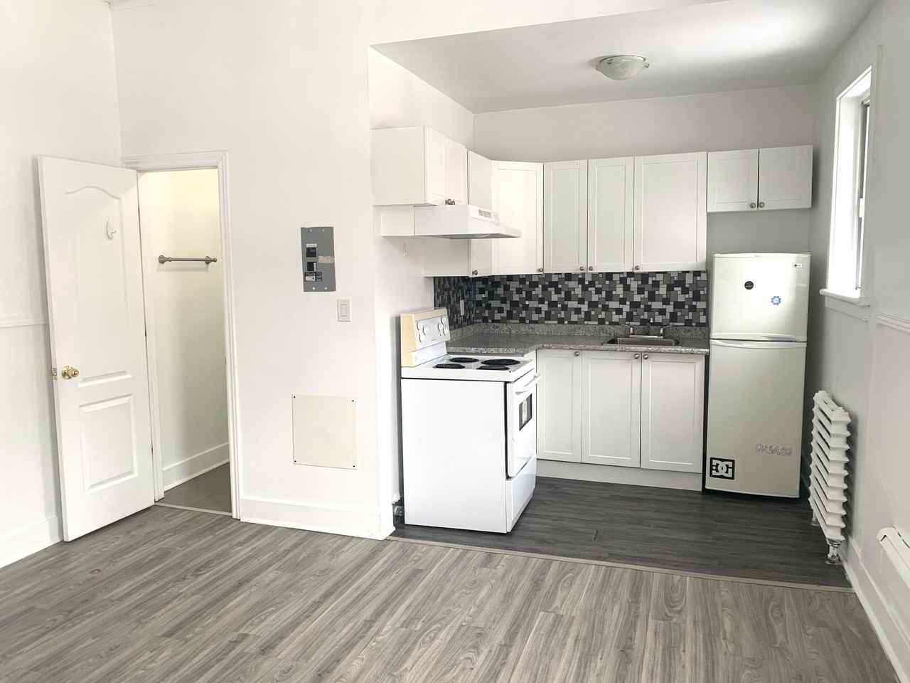 301 Wilbrod Street - #3 - Photo 4 of 10