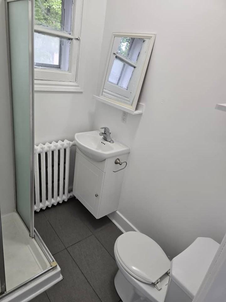 301 Wilbrod Street - #3 - Photo 7 of 10