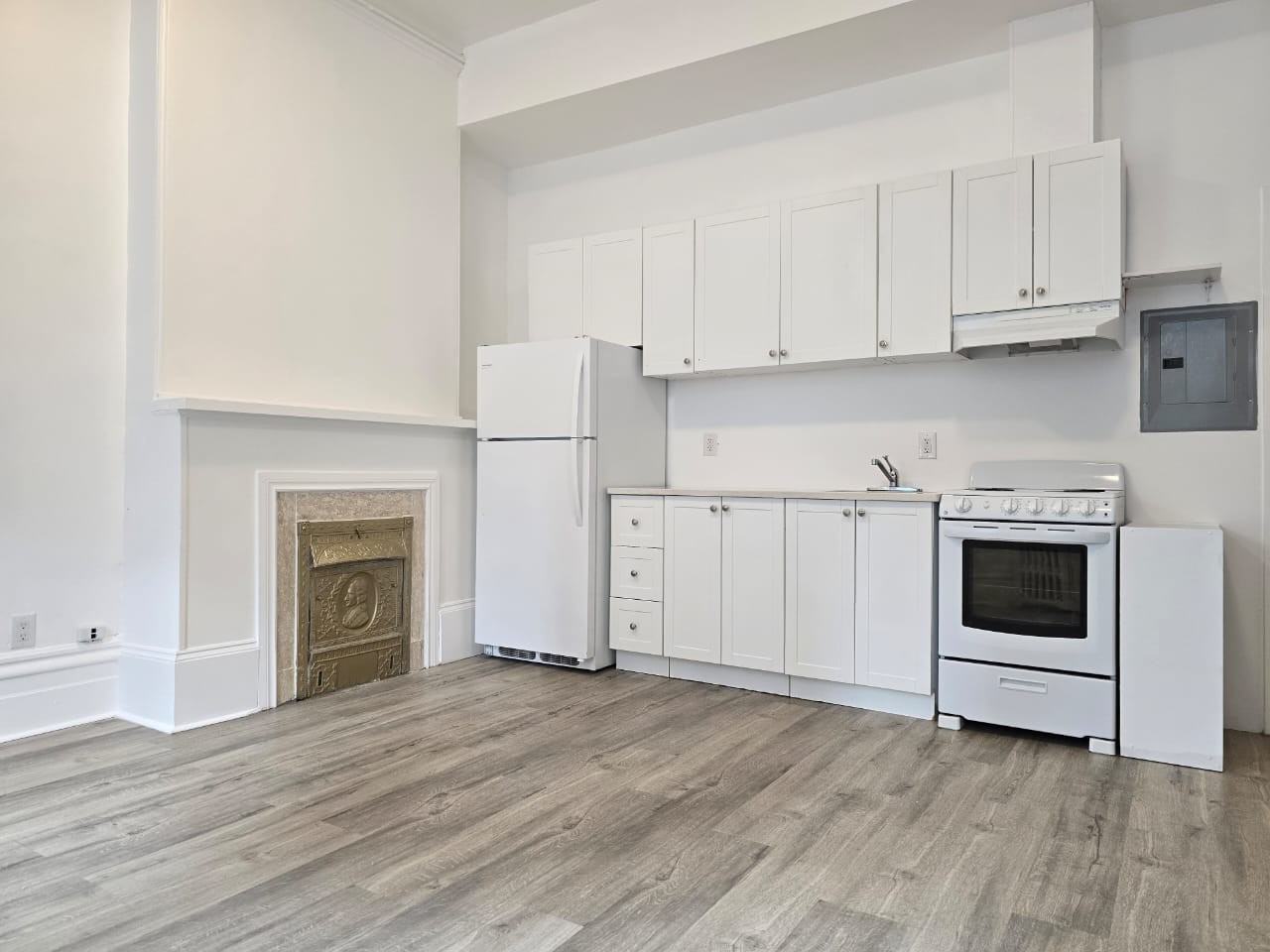 379 379 Cooper Street - 1 #1 - Photo 2 of 10