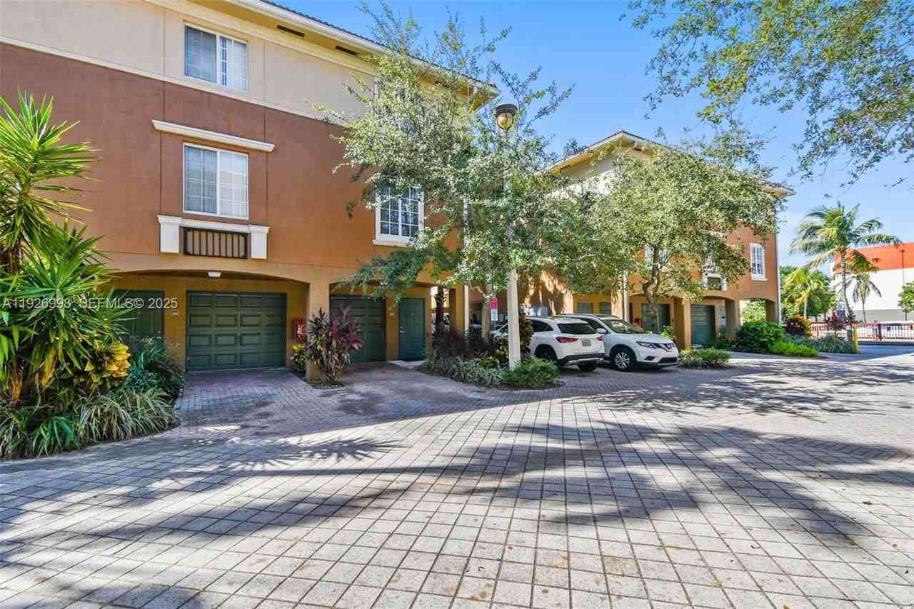 2945 Ne 185th St #1407 - Photo 3 of 47