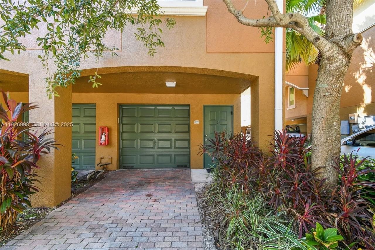 2945 Ne 185th St #1407 - Photo 5 of 47