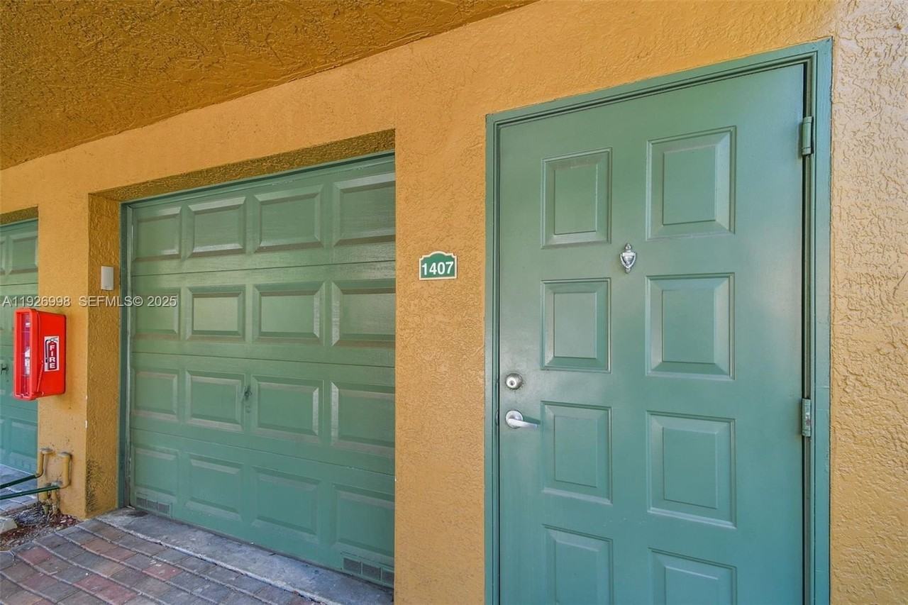 2945 Ne 185th St #1407 - Photo 6 of 47