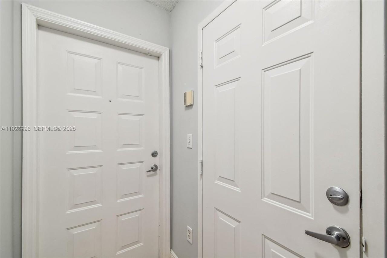 2945 Ne 185th St #1407 - Photo 7 of 47