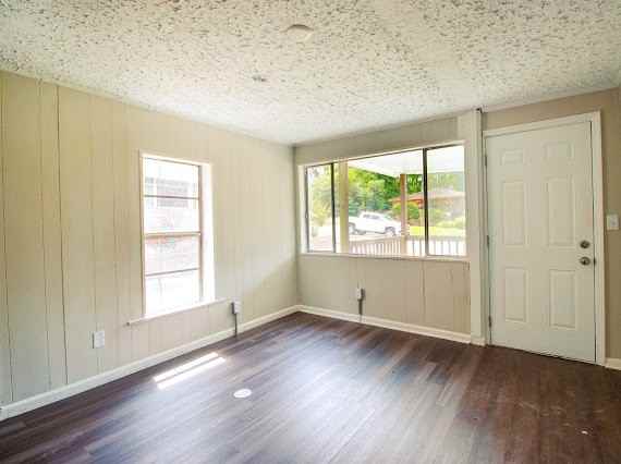 4344 44th Avenue North #1 - Photo 2 of 6