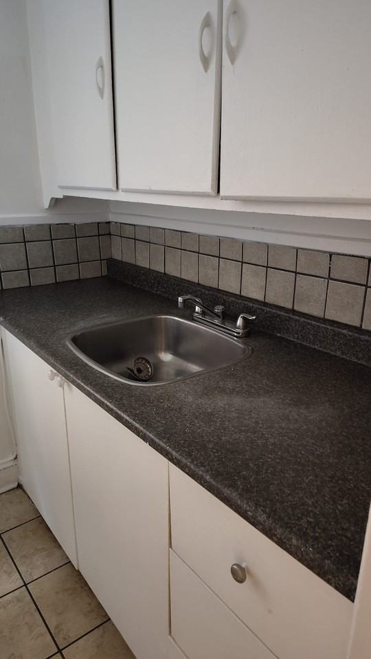 65 Sweetland Avenue #4 - Photo 6 of 10