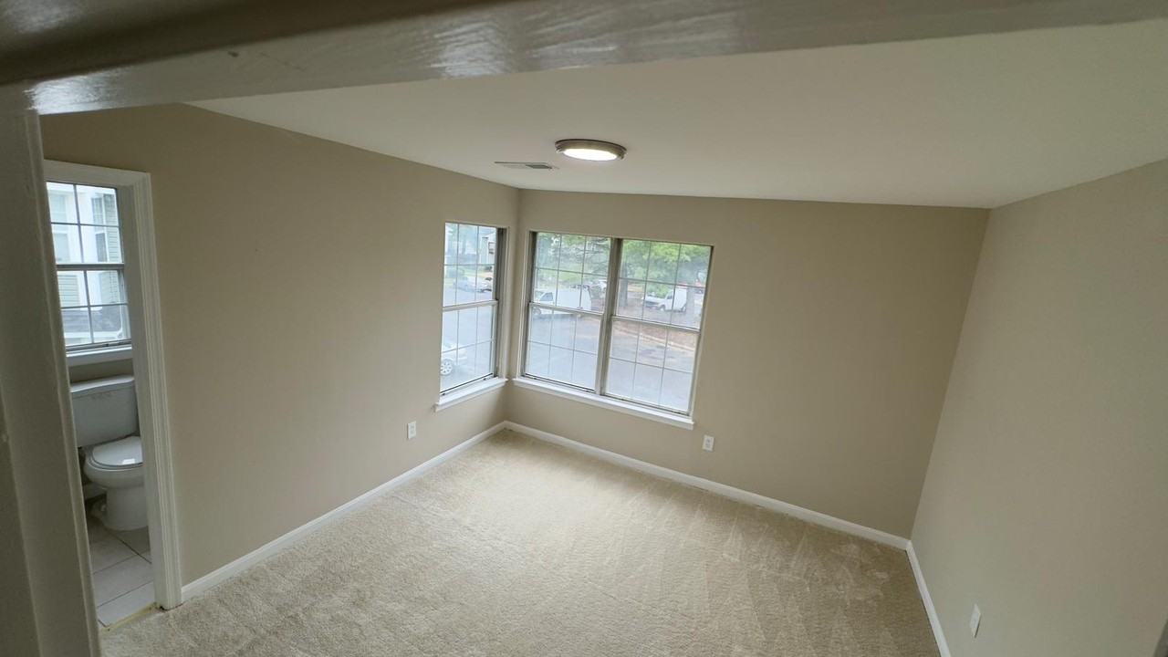 8623 Beekman Pl #23D - Photo 4 of 10