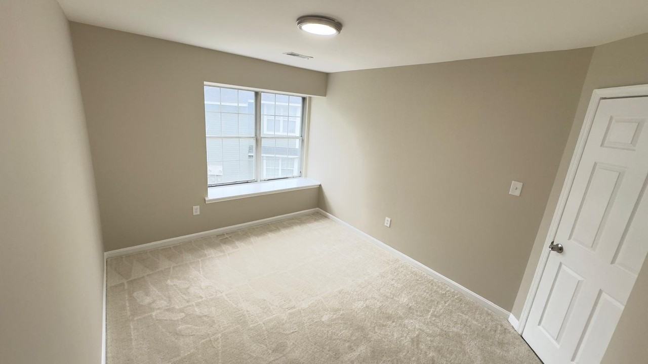 8623 Beekman Pl #23D - Photo 7 of 10