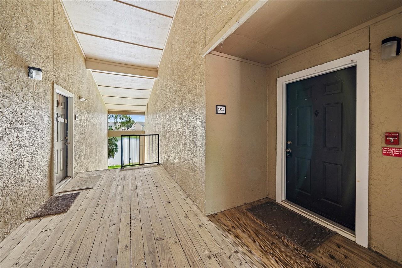 4029 4029 Crockers Lake Blvd - 24Unit 24 Bldg 18 #24 - Photo 2 of 10