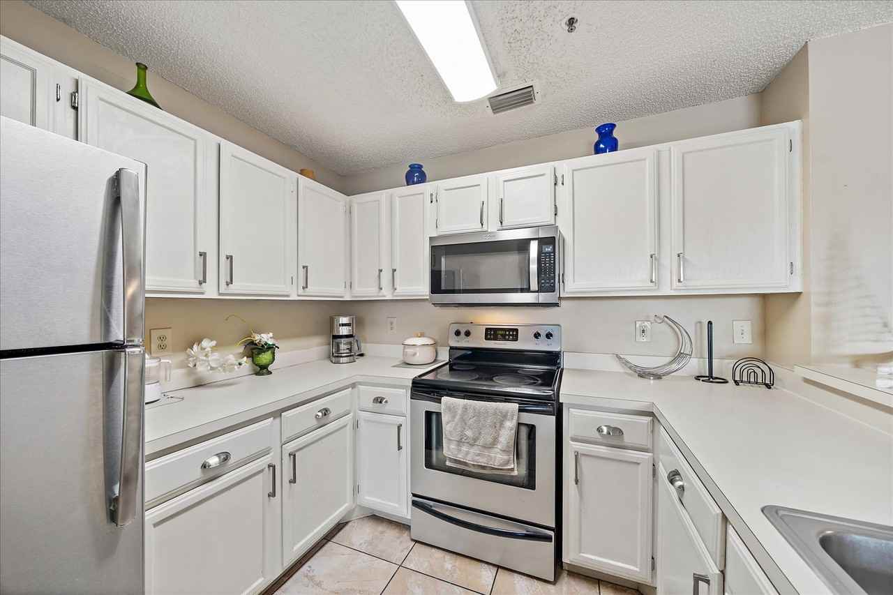 4029 4029 Crockers Lake Blvd - 24Unit 24 Bldg 18 #24 - Photo 4 of 10