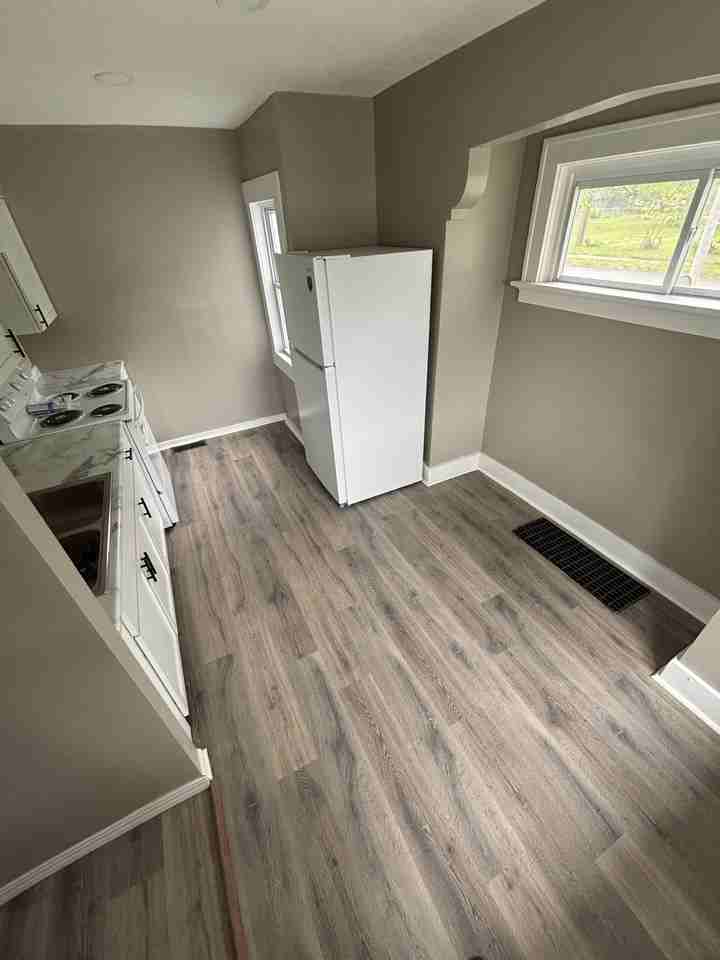 604 Mckinnie Ave #1 - Photo 3 of 6