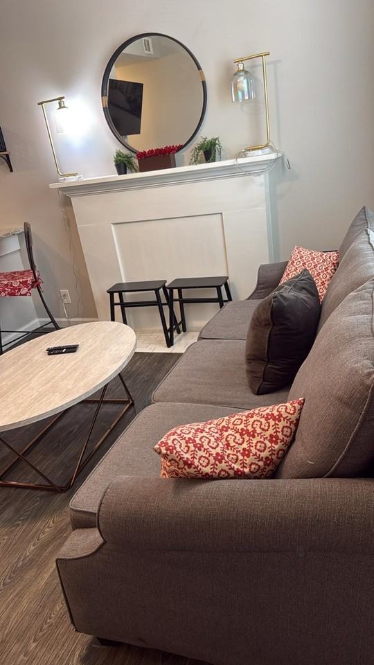 3854 Folsom Ave #1F - Photo 2 of 10