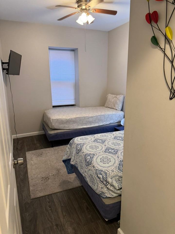 3854 Folsom Ave #1F - Photo 6 of 10