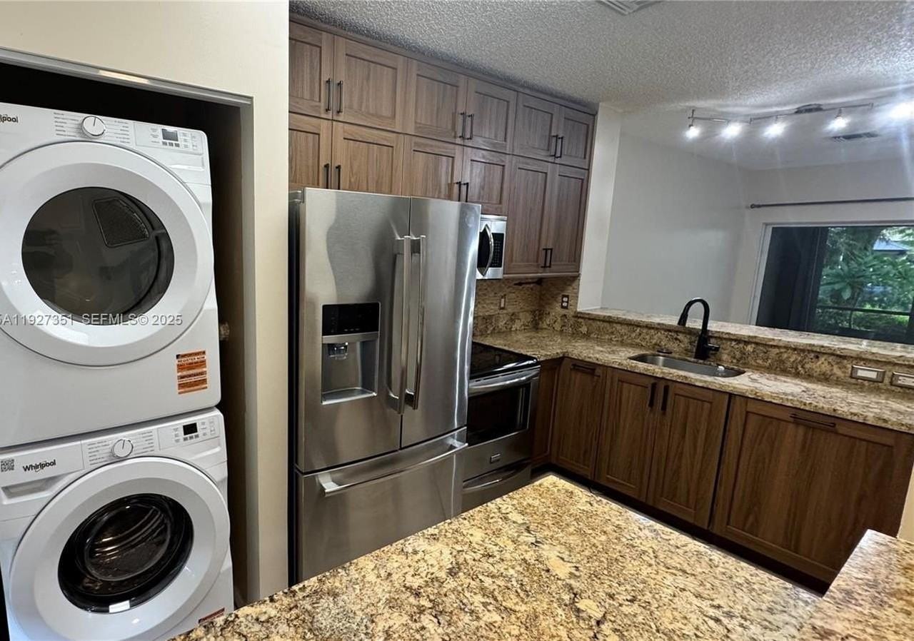 443 Sw 122nd Ter #443 - Photo 4 of 13