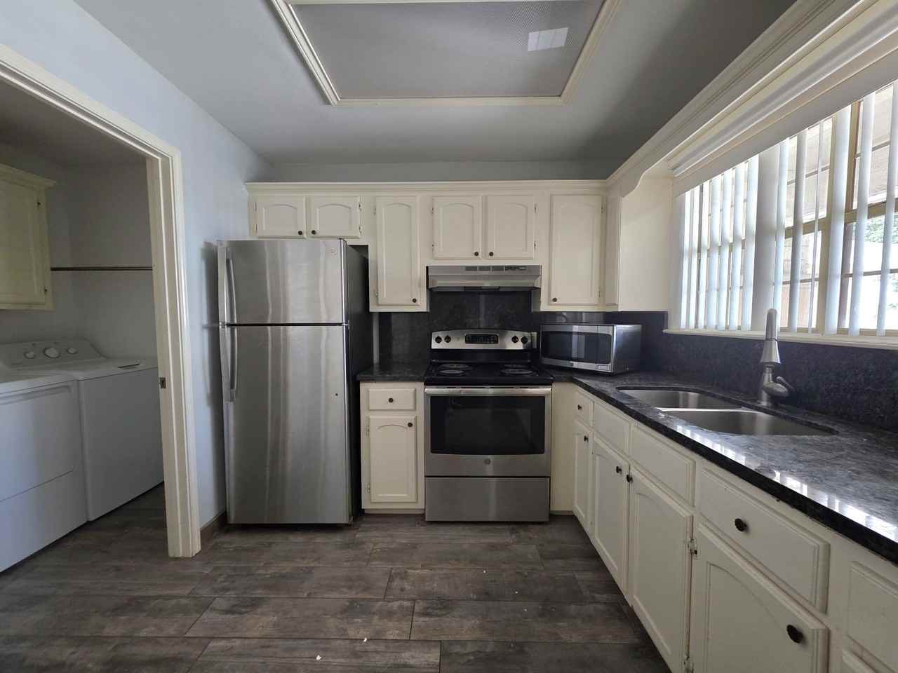 3001 Ashley Pl #3009 - Photo 3 of 12