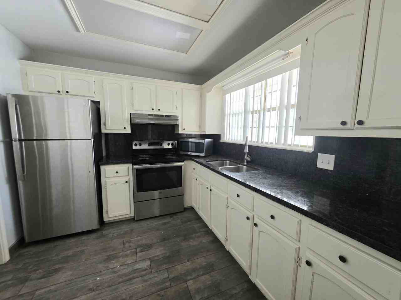 3001 Ashley Pl #3009 - Photo 4 of 12